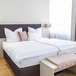 https://hotel-lasthaus-am-ring-cologne.topcolognehotels.com